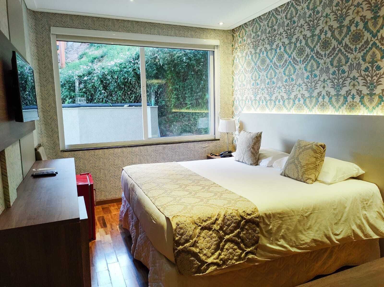 Minibar, blackout curtains, free WiFi, bed sheets