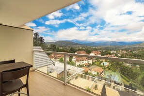 Apartment, Hot Tub (Bella Vista II) | Mountain view - Chris Wellness Resort Hotel (Campos do Jordão)