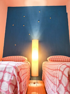 Basic Twin Room (3) , 2 Twin Beds, Shared Bathroom - Pousada Estrelas da Babilonia (Rio de Janeiro)
