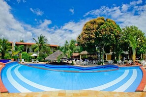 2 outdoor pools, a waterfall pool, pool loungers - Solar De Pipa Duplex Flat (Tibau do Sul)