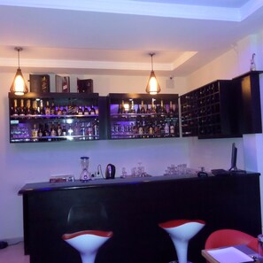 Bar (on property) - Rightgate Hotel & Suites (Lagos)