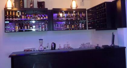 Rightgate Hotel & Suites