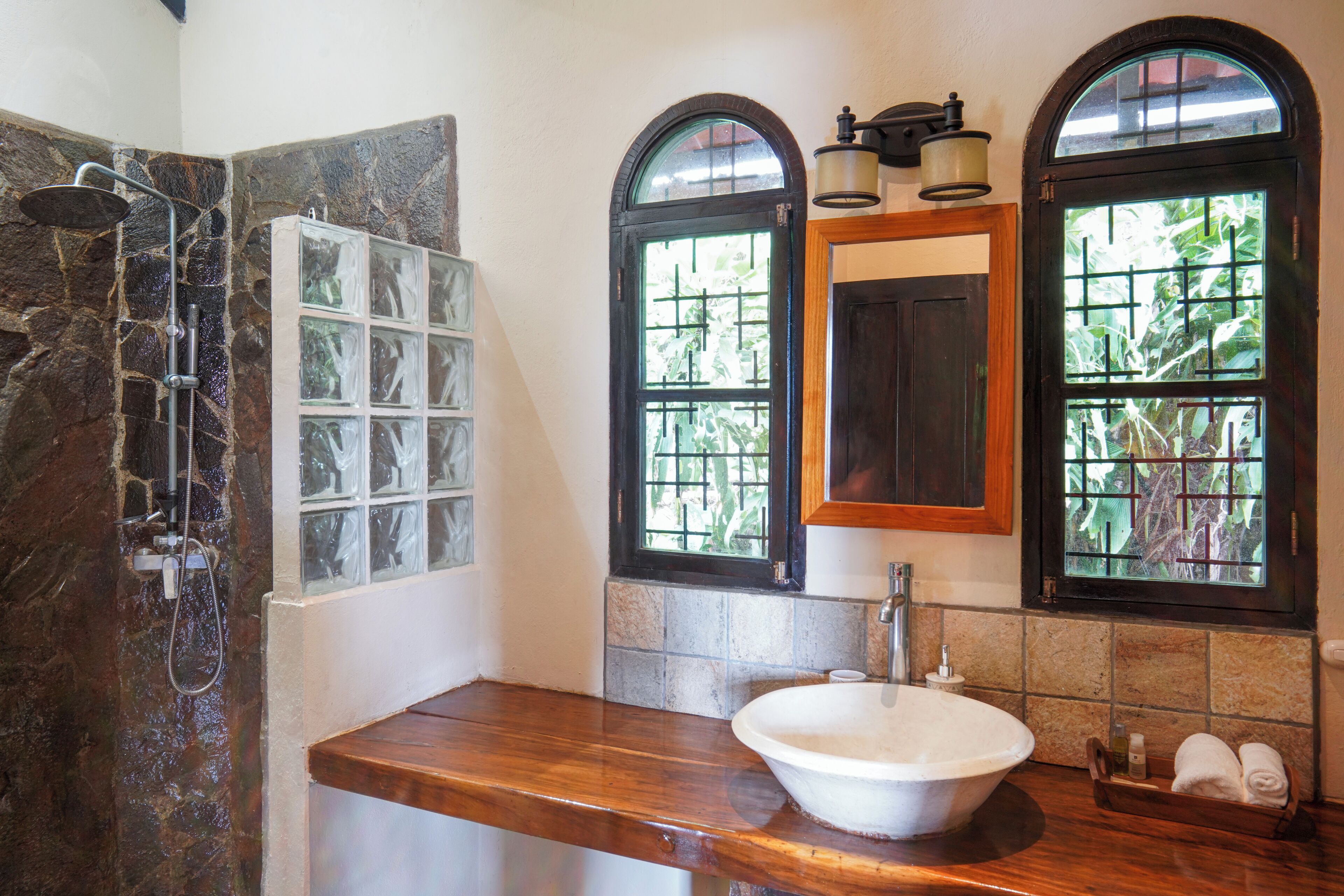 luxury condo, 3 bedrooms, kitchen, ocean view | bathroom | shower, free toiletries, hair dryer, towels