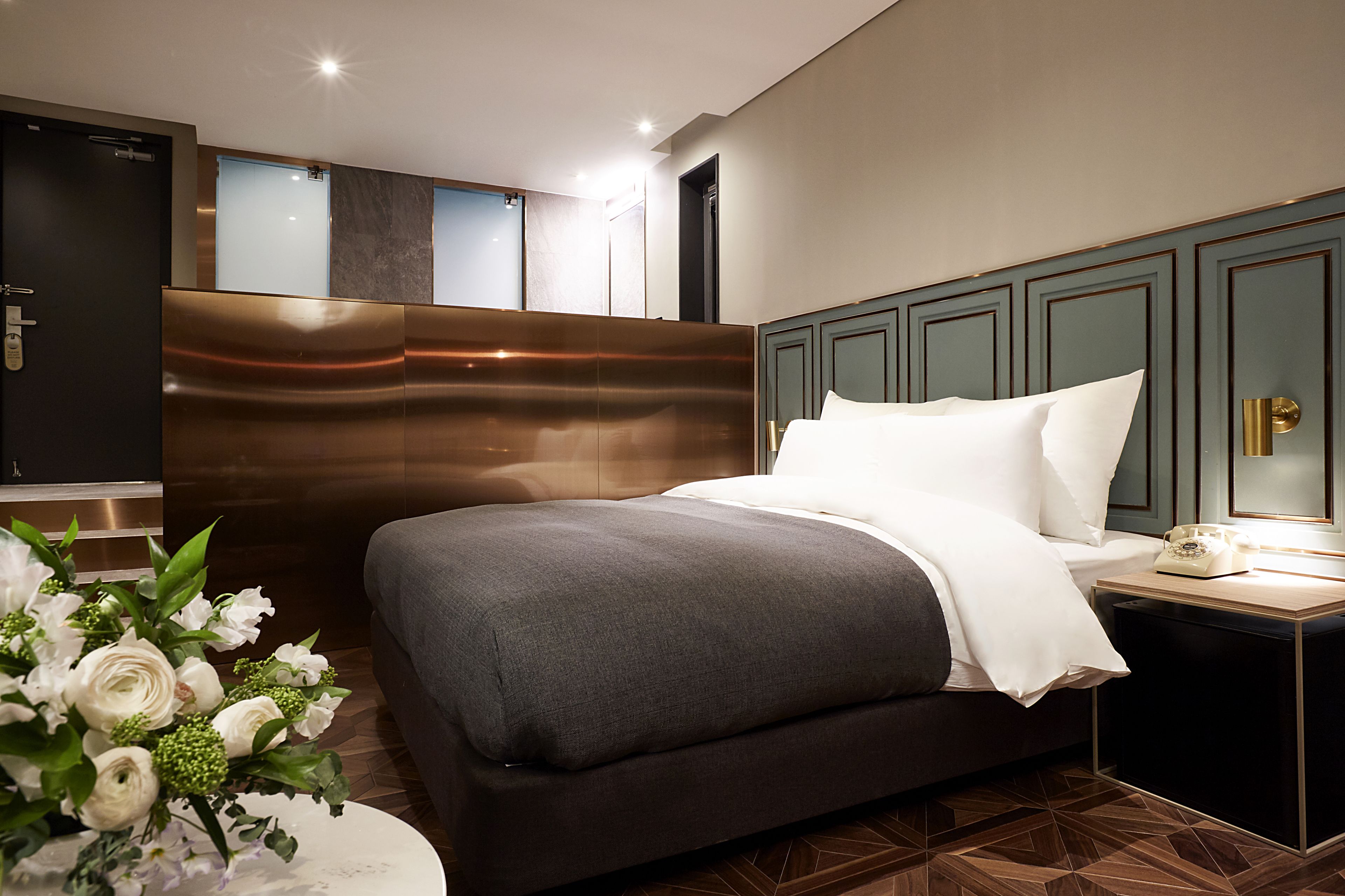 premium bedding, free minibar, in-room safe, desk