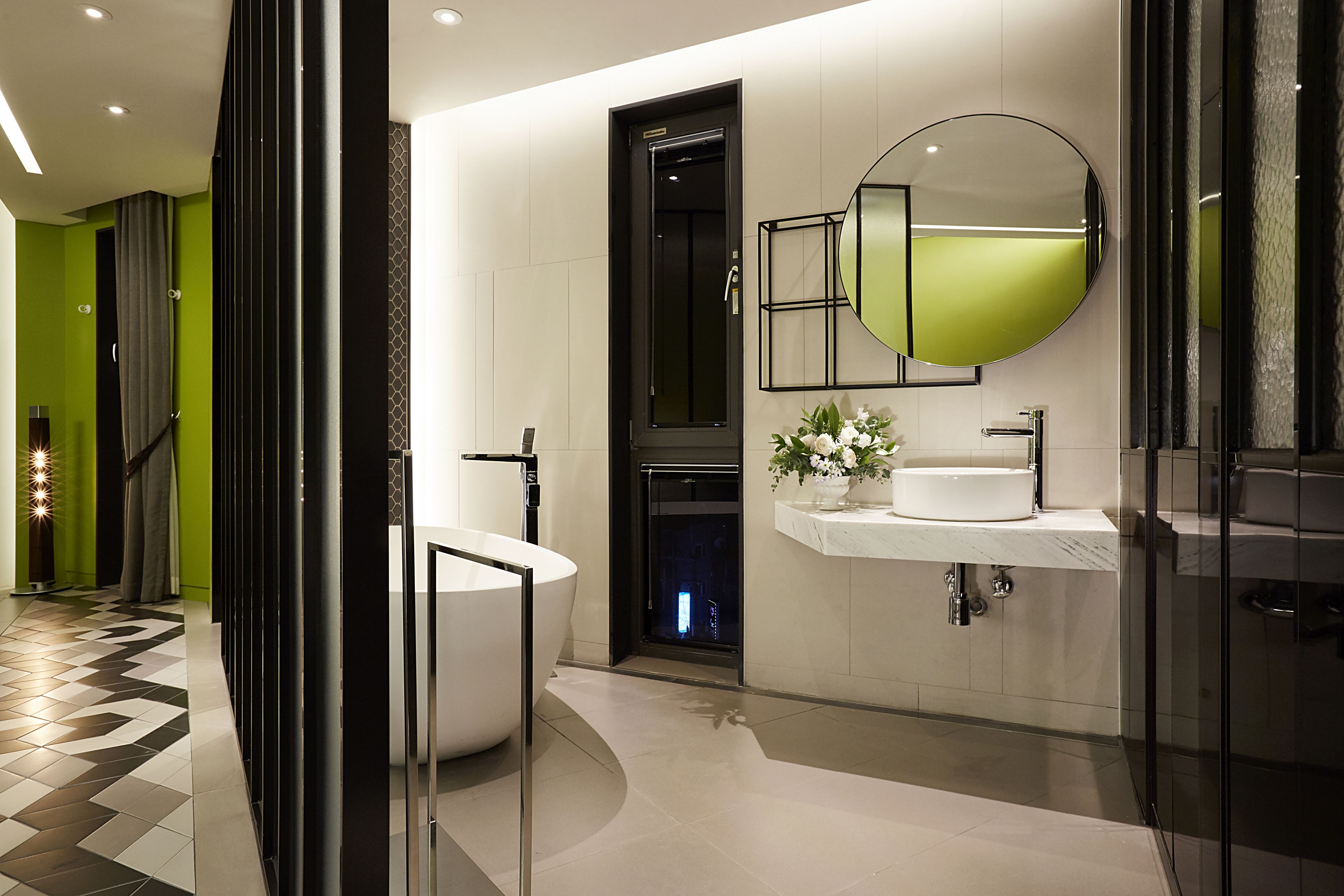 separate bathtub and shower, hair dryer, bathrobes, slippers