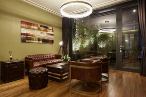 Classic Penthouse -Terrace bathtub unavailable Dec-Mar,extra person fee collects on site more than 2