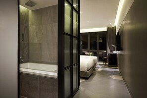 Premium bedding, free minibar, in-room safe, desk - 9 Brick Hotel (Seoul)