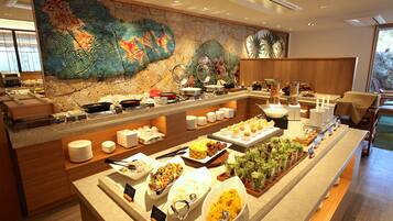Free daily buffet breakfast