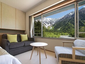 Hotaka Twin Mountain & River View | Living area | 32-inch flat-screen TV with digital channels, TV - Kamikouchi Hotel SHIRAKABASO (Matsumoto)