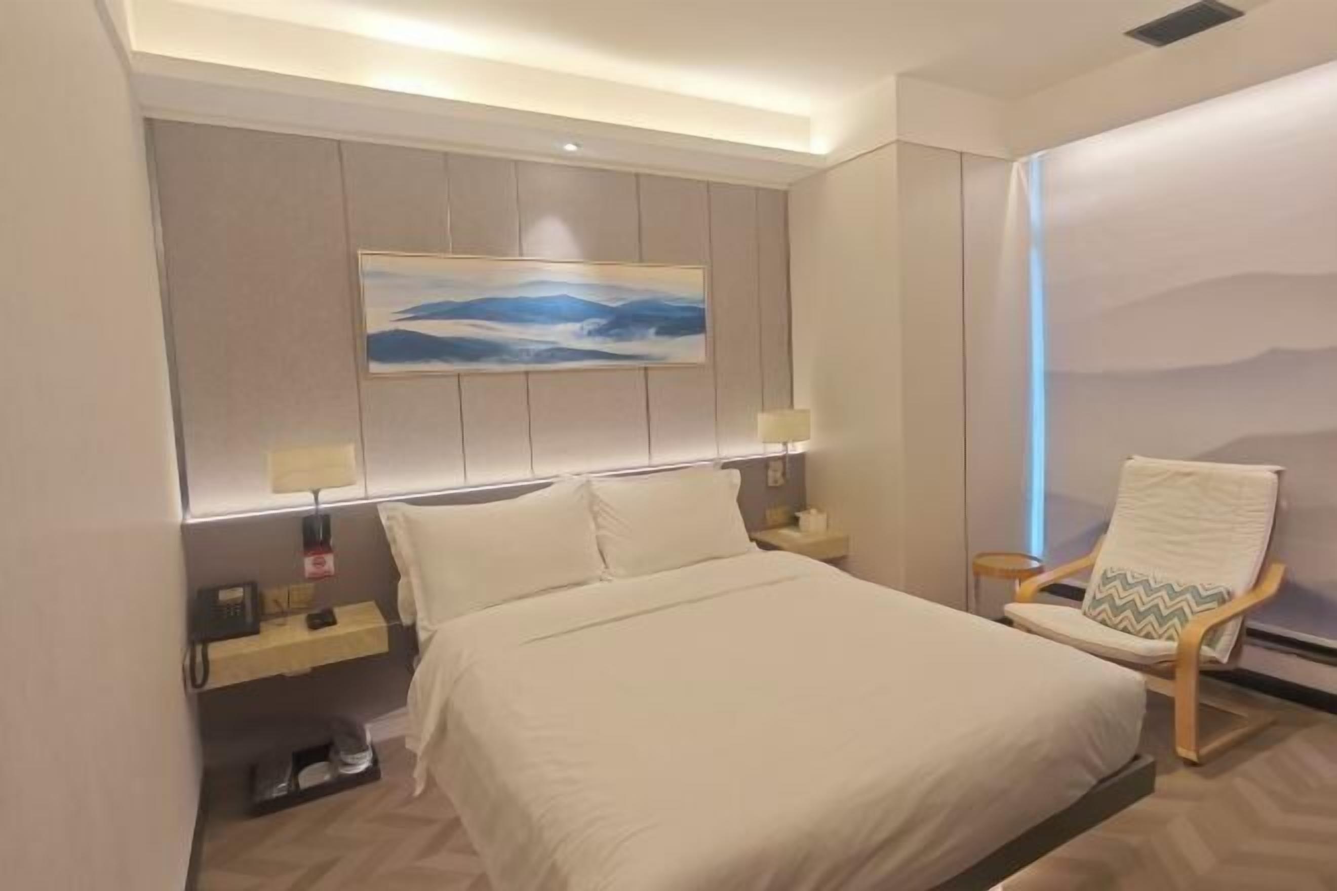 迷你吧、客房內保險箱、書桌、遮光布/窗簾