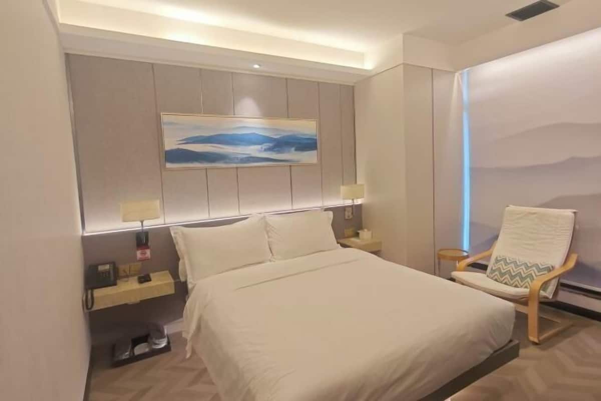 Minibar, in-room safe, desk, blackout drapes