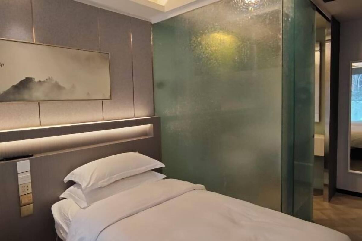 Minibar, in-room safe, desk, blackout curtains