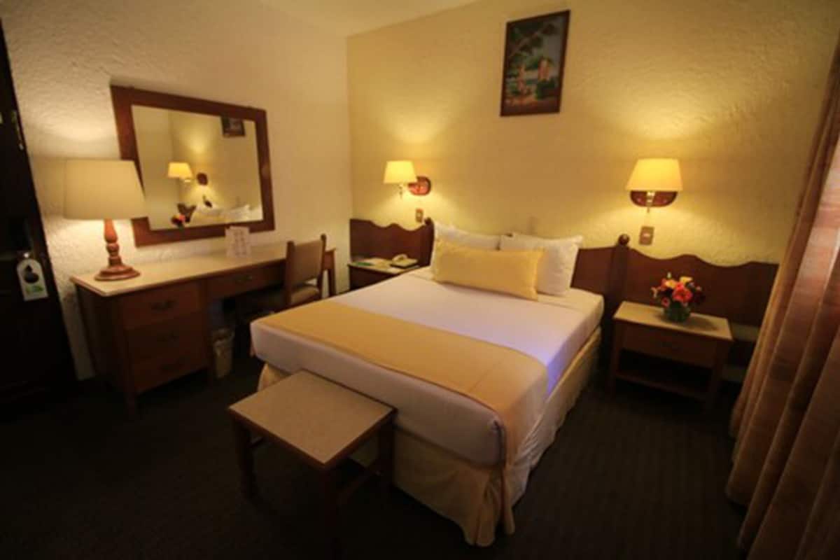 Standard Room Queen Bed | 1 bedroom, in-room safe, individually decorated, individually furnished