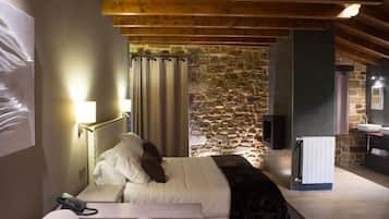 Double Room | 1 bedroom, minibar, in-room safe, desk