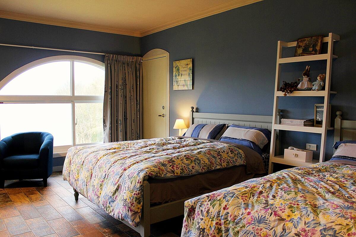 Deluxe-Vierbettzimmer, 2 Doppelbetten, Bergseite