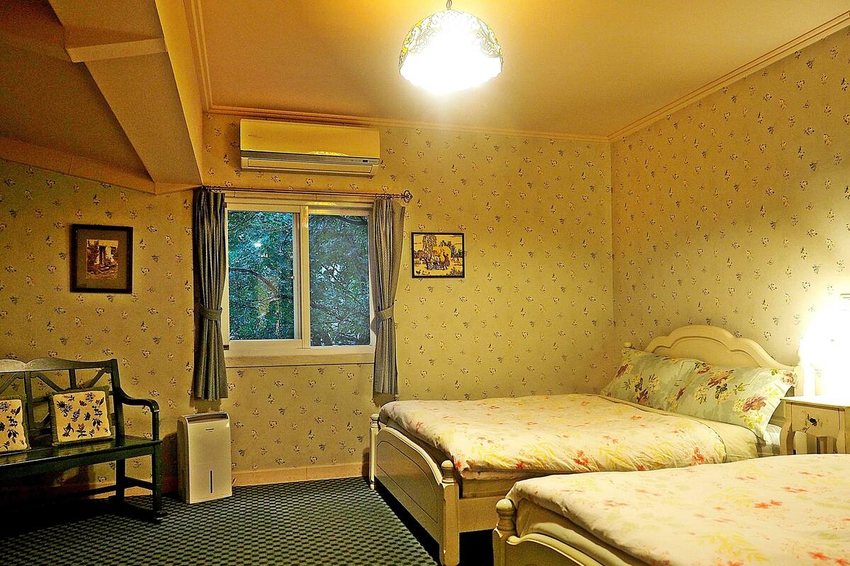 Basic-Dreibettzimmer, Bergseite