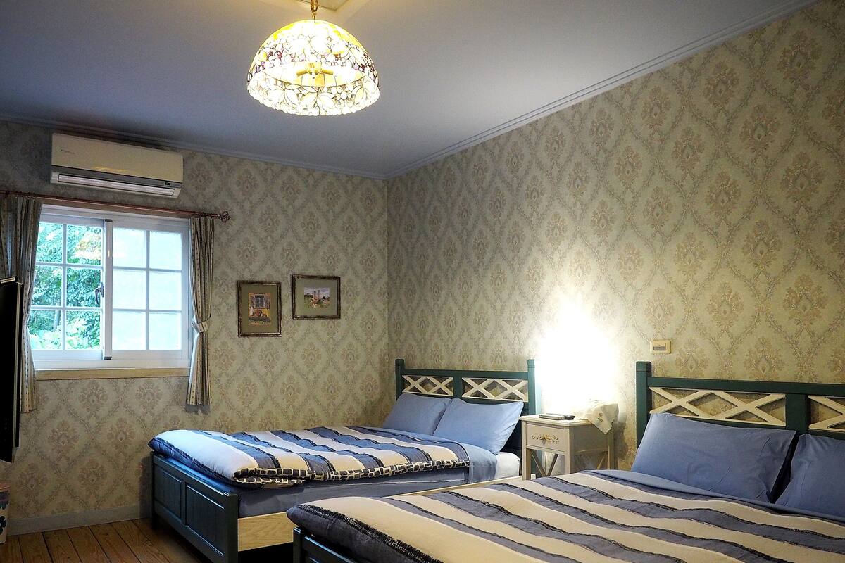 Basic-Vierbettzimmer