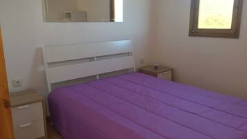 Bungalow, 1 Bedroom, Sea View | 1 bedroom, free cribs/infant beds, free WiFi