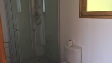 Bungalow, 1 Bedroom, Sea View | Bathroom | Shower, towels