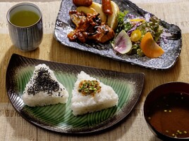 Desayuno a la carta diario (JPY 1650 por persona)