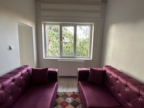 Apartment | Badezimmer | Dusche, kostenlose Toilettenartikel, Haartrockner, Handtücher