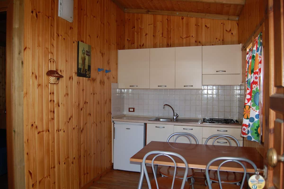 Bungalow (6 pax) | Private kitchen | Fridge, stovetop, cookware/dishes/utensils