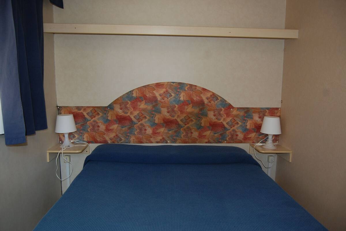 Grand Mobile Home | Rollaway beds (surcharge)