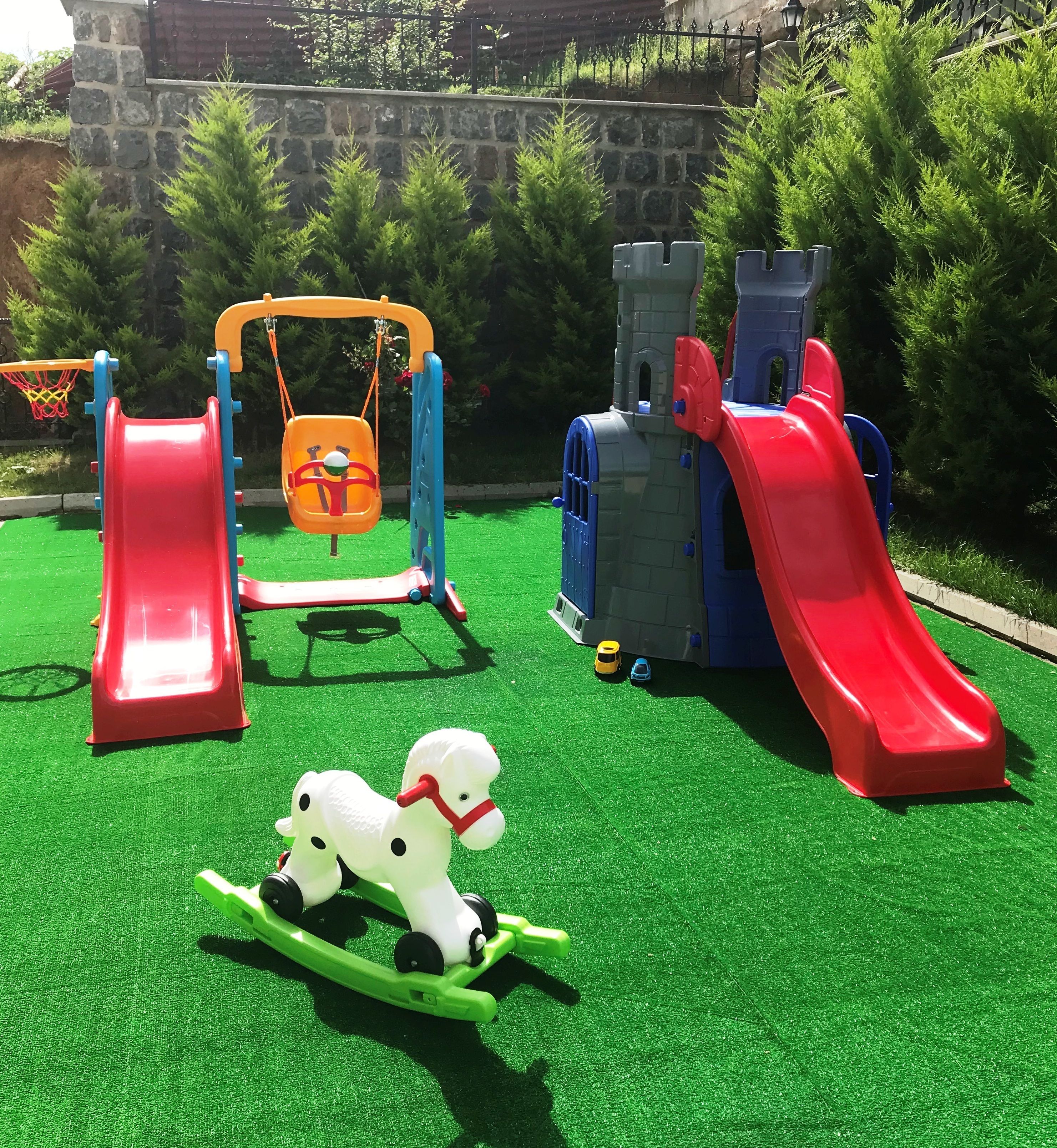 children’s play area – outdoor
