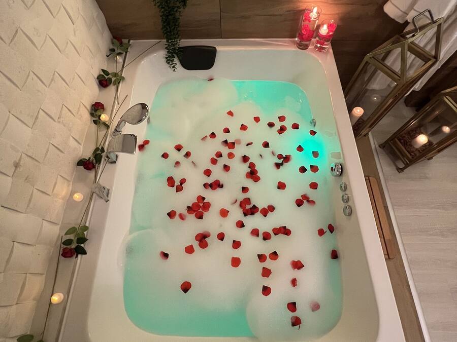 Honeymoon Room, 1 Queen Bed, Jetted Tub, Sea View