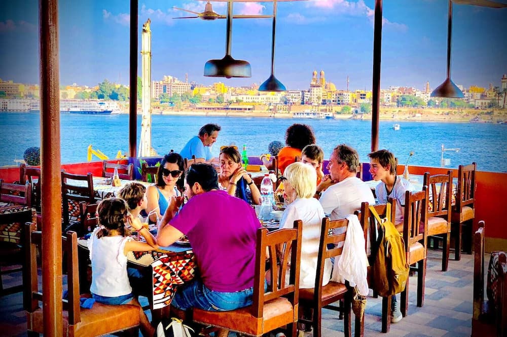 Nile Valley Hotel & Restaurant