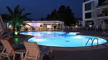 Outdoor pool, pool umbrellas, pool loungers