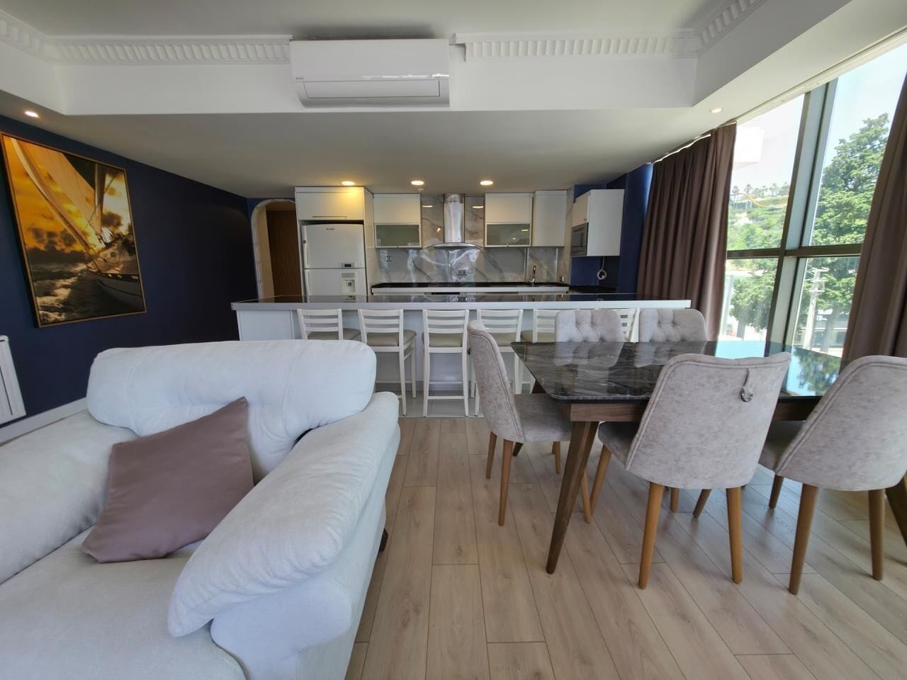 Premium bedding, in-room safe, soundproofing, free WiFi