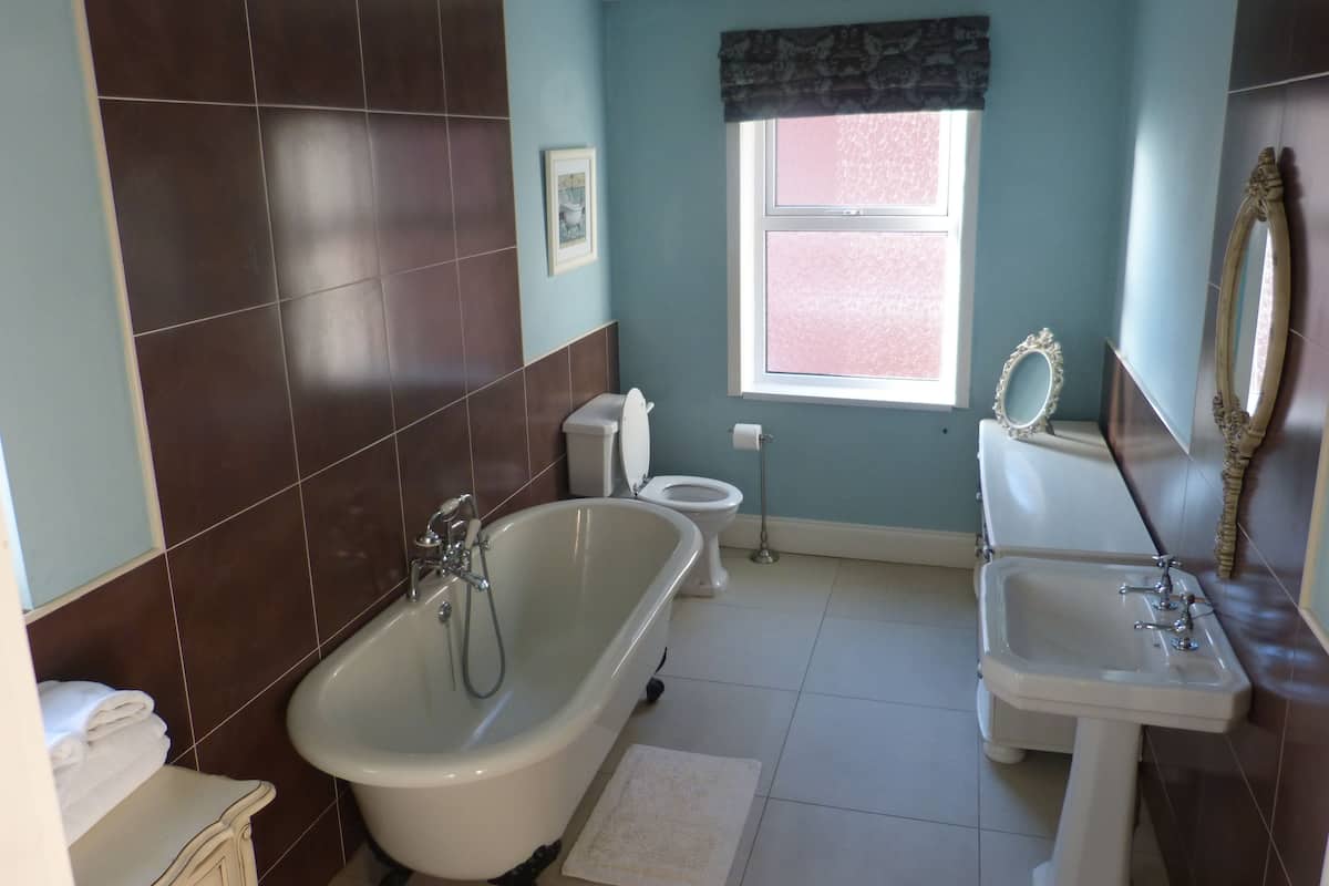 Classic-Doppelzimmer, 1 King-Bett, mit Bad | Badezimmer