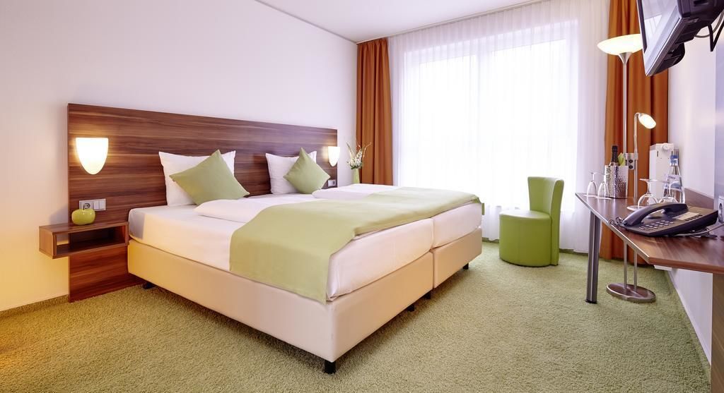 hypo-allergenic bedding, desk, soundproofing, free cots/infant beds