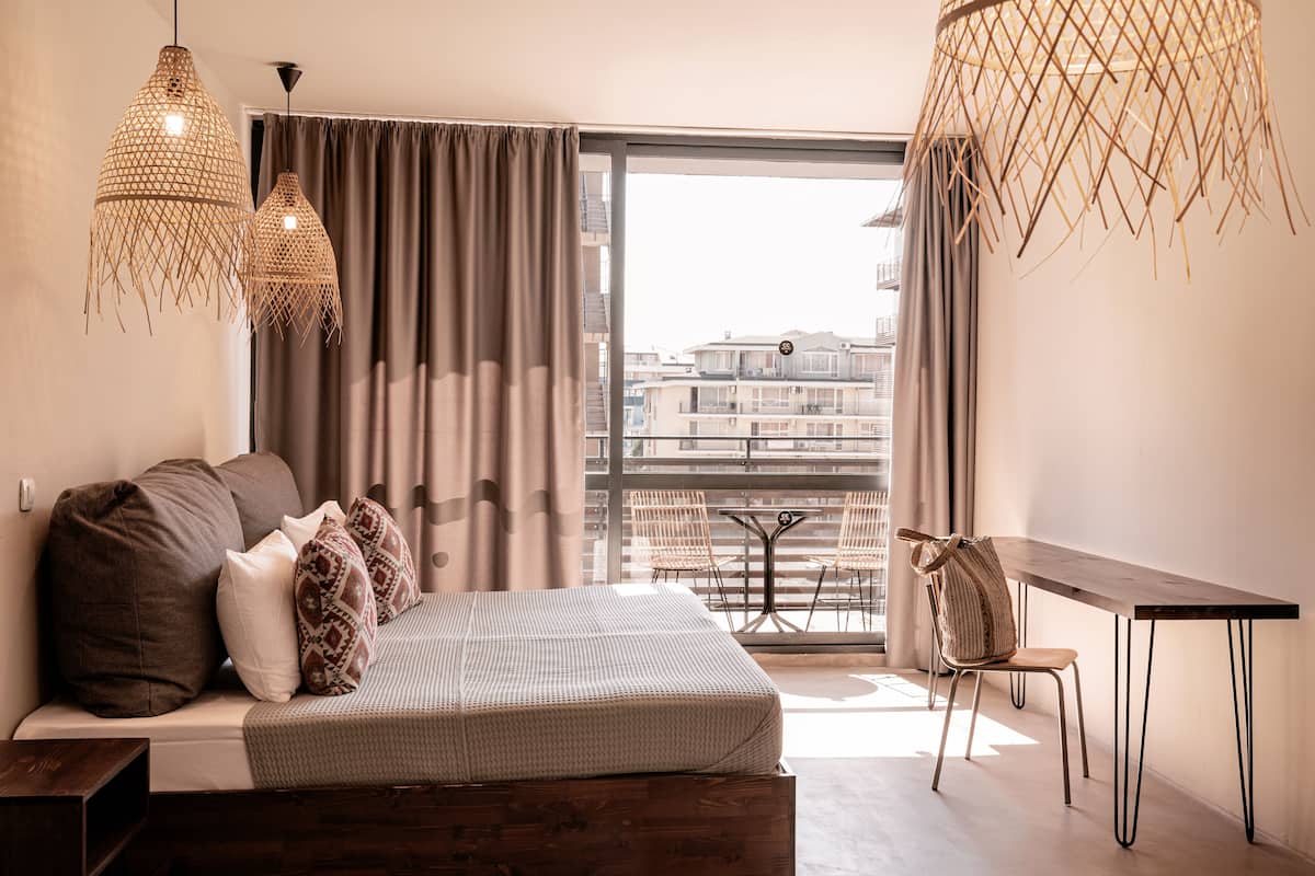 Standard Double Room, 2 Twin Beds, Partial Sea View | Minibar, in-room safe, desk, laptop workspace
