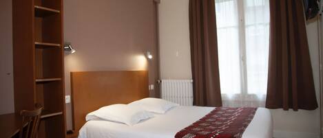 Single Room | Desk, free cribs/infant beds, free WiFi, bed sheets