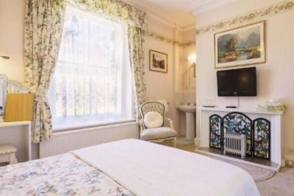 Premium bedding, iron/ironing board (on request), WiFi (free)