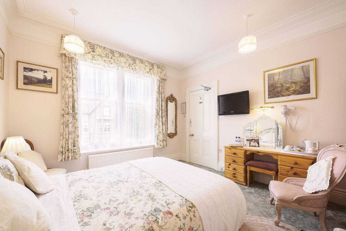 Premium bedding, iron/ironing board (on request), WiFi (free)
