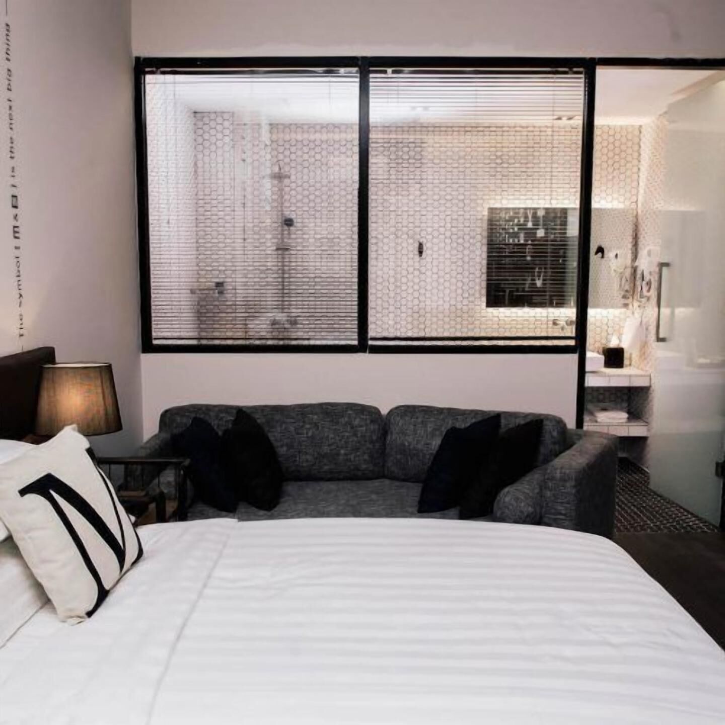 Minibar, coffre-fort, bureau, rideaux d’obscurcissement