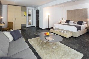 Egyptian cotton sheets, premium bedding, minibar, in-room safe - Hotel Boutique Ses Pitreras (Sant Josep de sa Talaia)