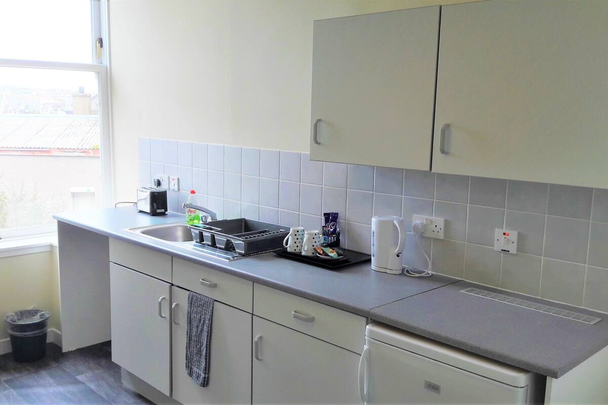 classic apartment, 1 double bed (self catering - no breakfast) | private kitchen | coffee/tea maker, electric kettle