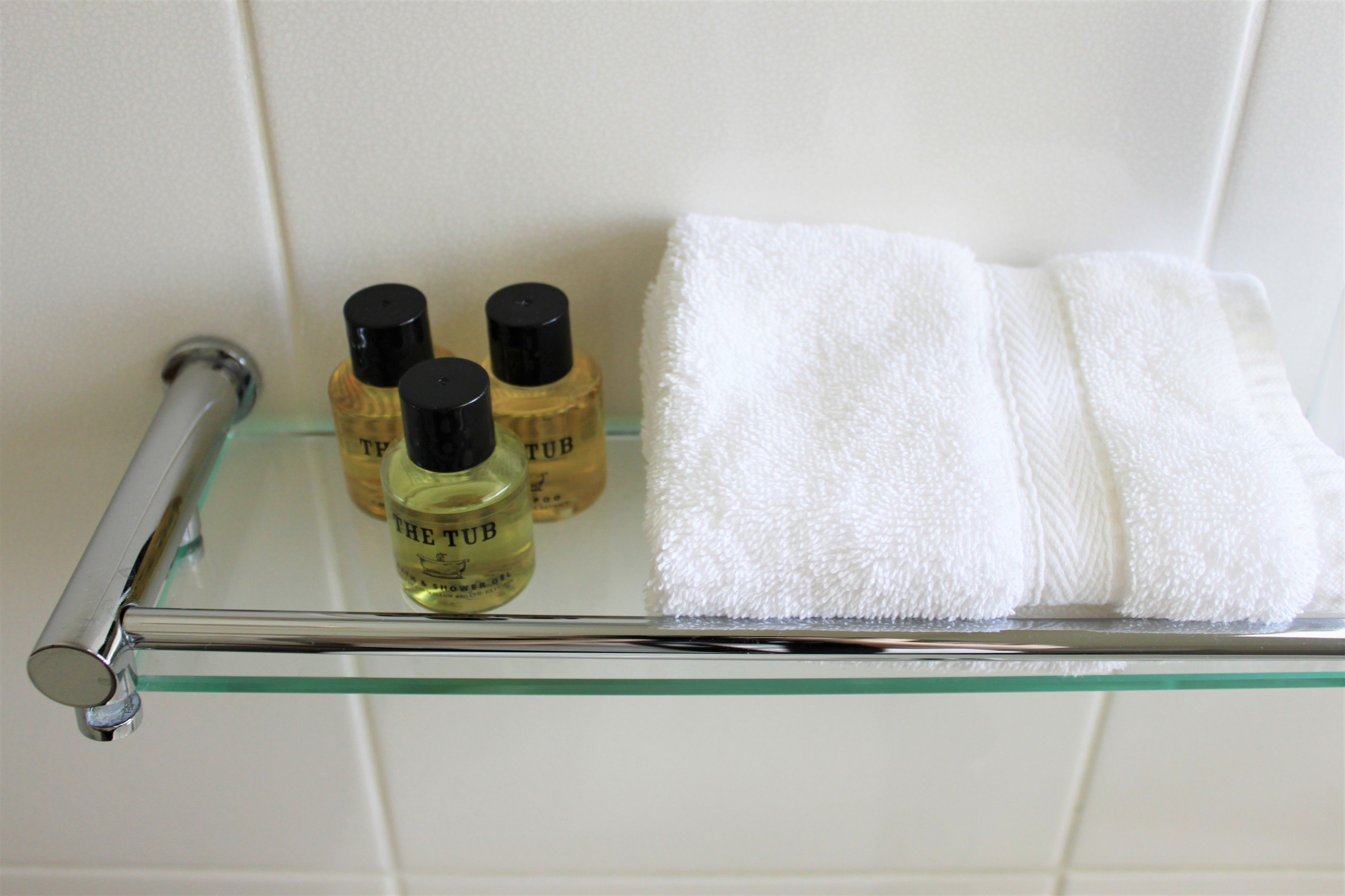 superior twin room, 2 single beds, river view | bathroom | free toiletries, hair dryer, towels, shampoo