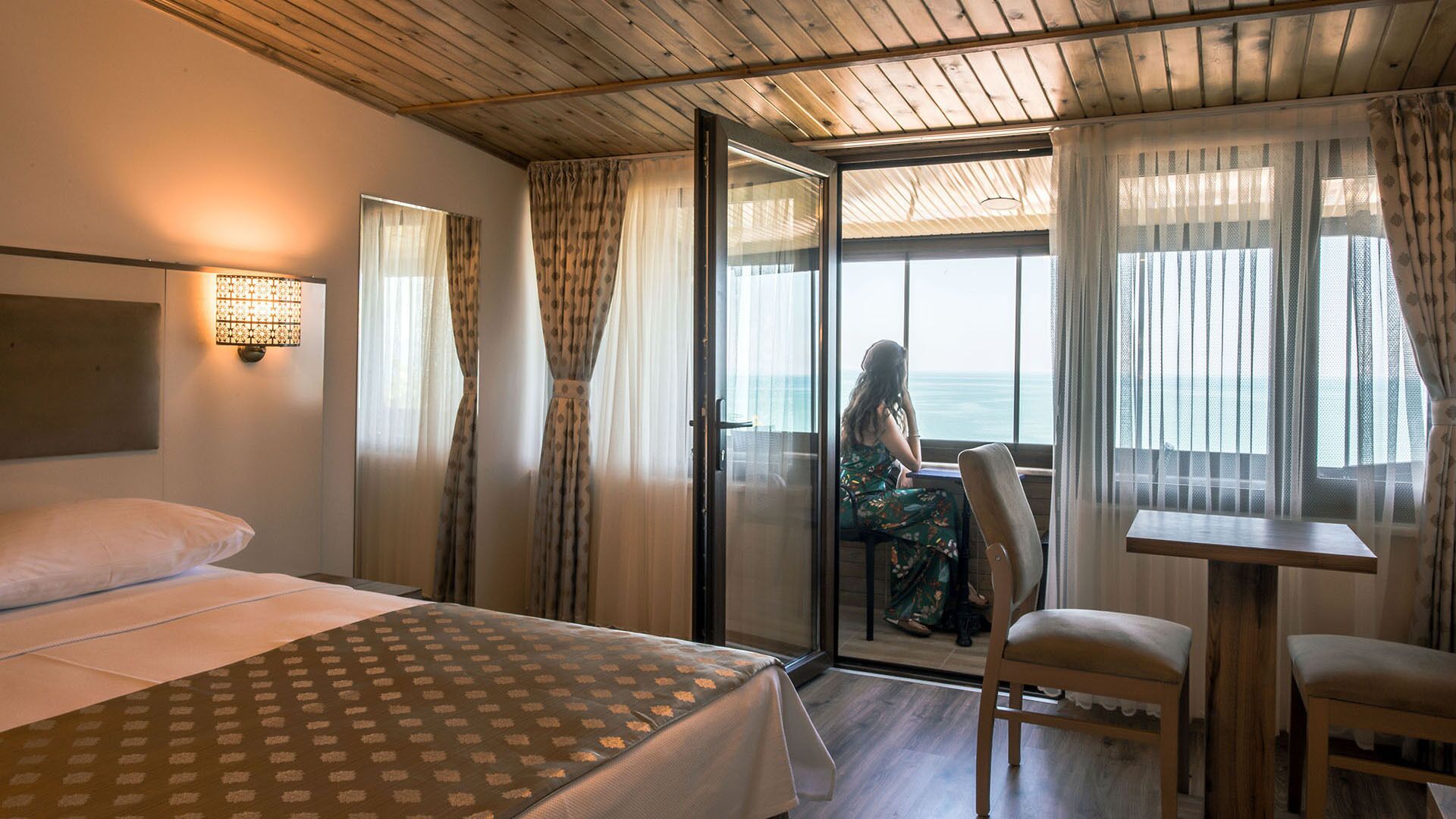 balkonlu deniz manzarali oda | minibar, in-room safe, desk, soundproofing
