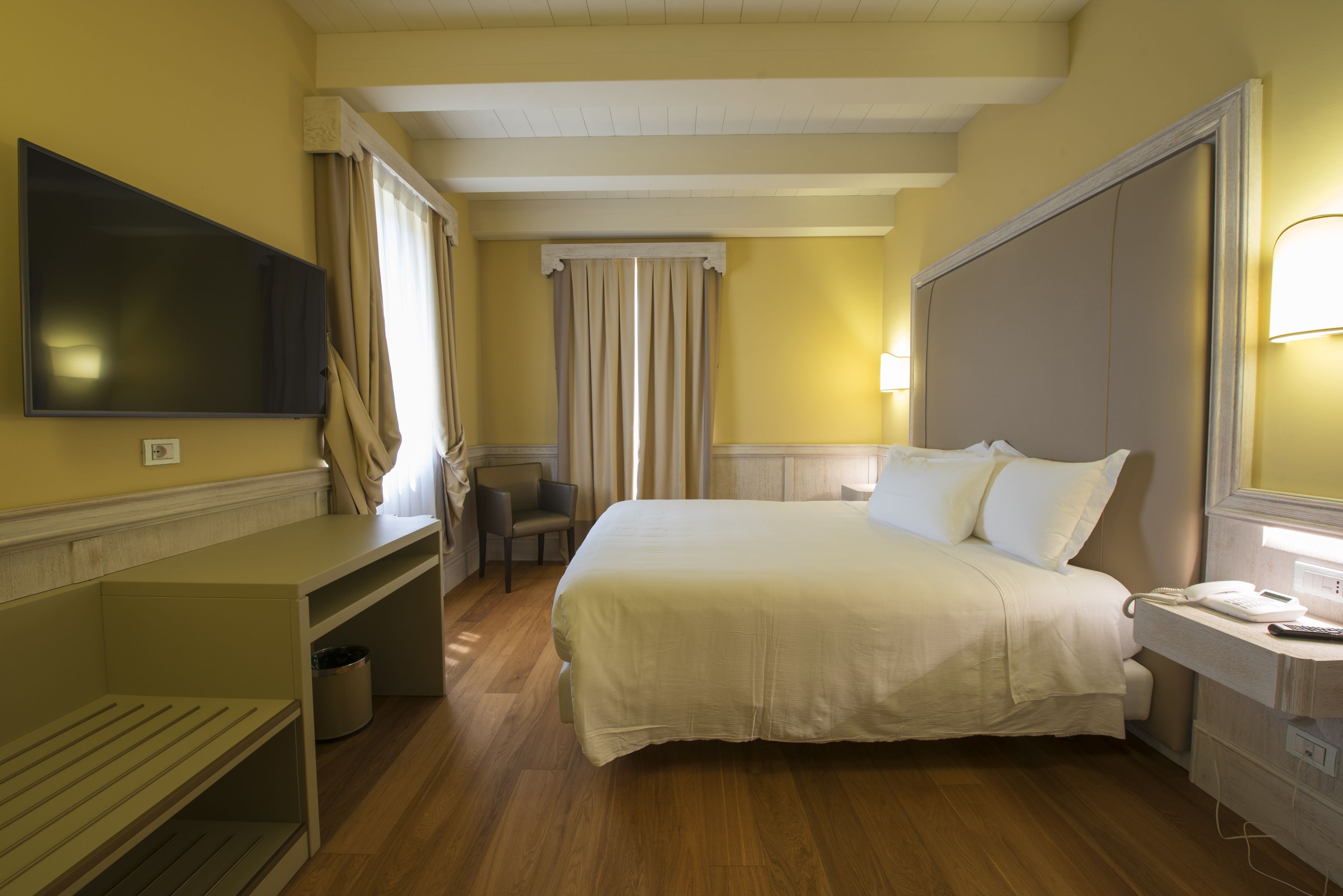 Habitación doble superior | Minibar, caja fuerte, escritorio y sistema de insonorización