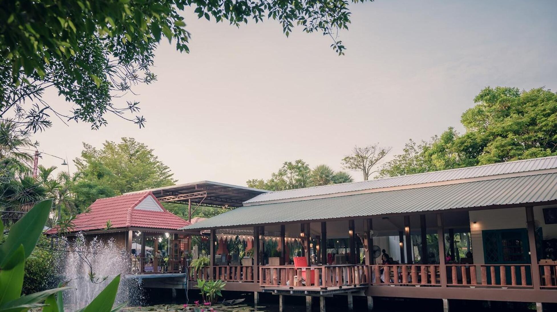 المنشأة من الخارج