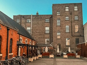 Self-parking (surcharge) 12.00 per day - Gardiner House Hostel (Dublin)