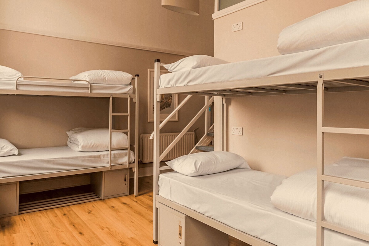 Coffres-forts dans les chambres, Wi-Fi gratuit, draps fournis