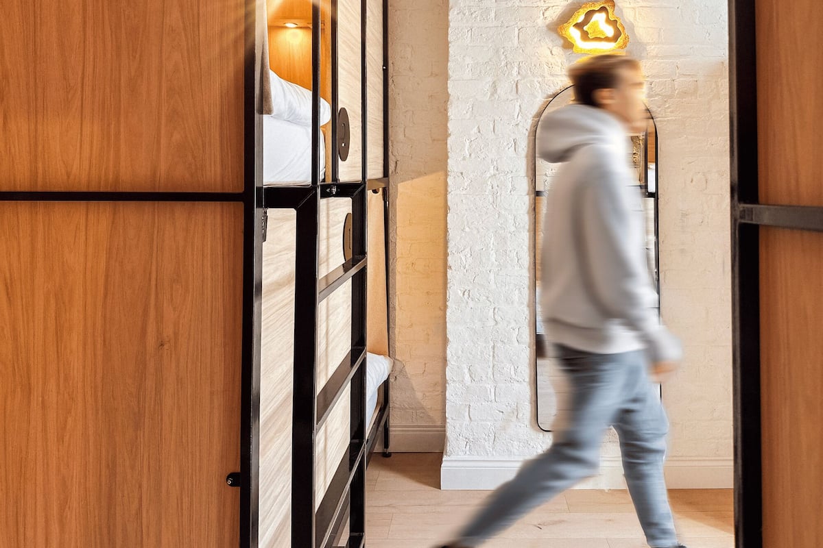 Standaard slaapzaal, gemengd (Sleep 4) | Een kluis op de kamer, gratis wifi, beddengoed