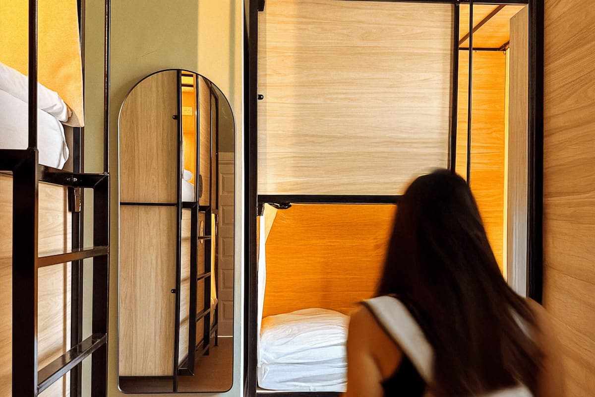 Standaard slaapzaal, alleen vrouwen, en-suite badkamer (Sleep 6) | Een kluis op de kamer, gratis wifi, beddengoed