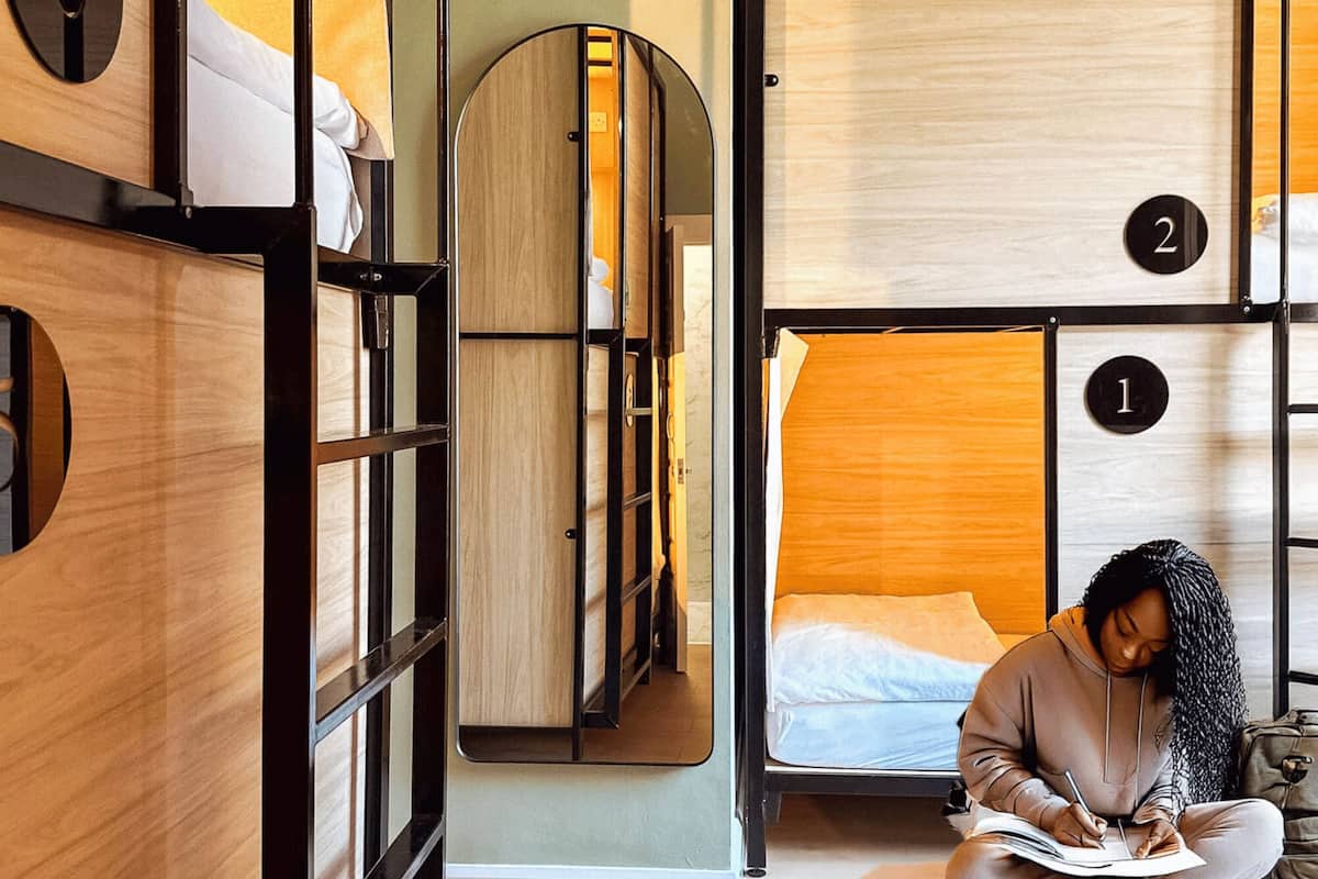 Caja de seguridad en la habitación, wifi gratis y ropa de cama